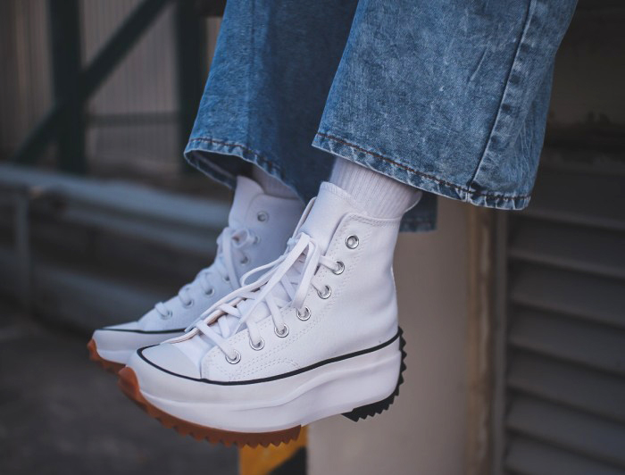 Lùn có nên mang giày converse cổ cao hay không?