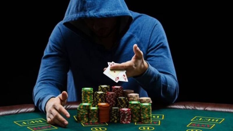 Thẻ miễn phí trong Poker là gì? Một ví dụ thực tế về Thẻ miễn phí trong trò chơi poker