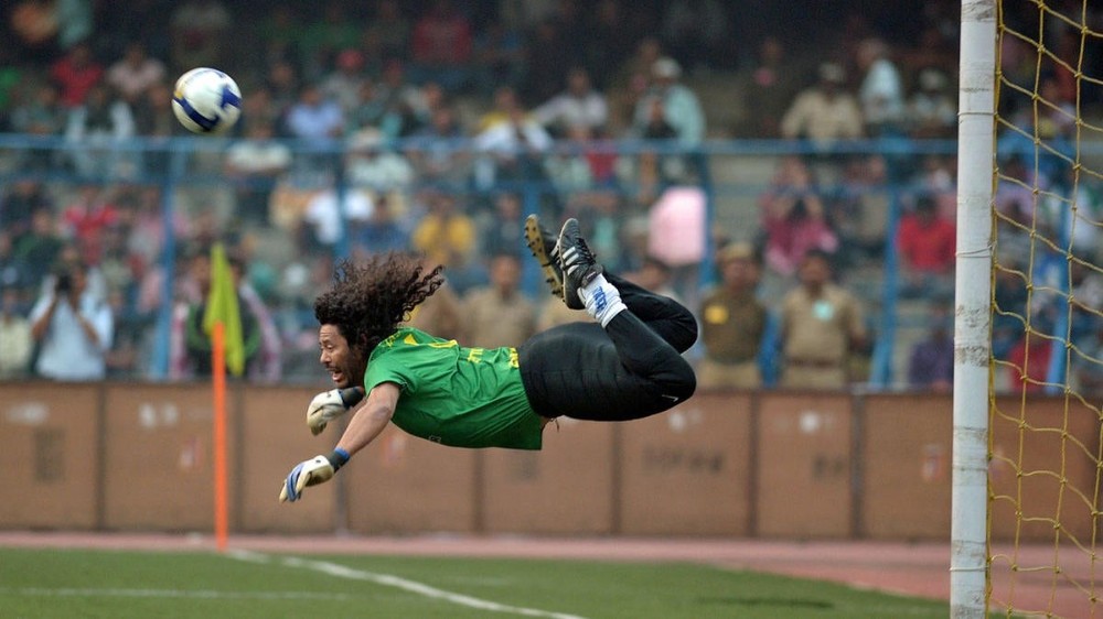 Chuyện cuối tuần: René Higuita, gã điên huyền thoại và 7 tháng tù vì lòng hảo tâm