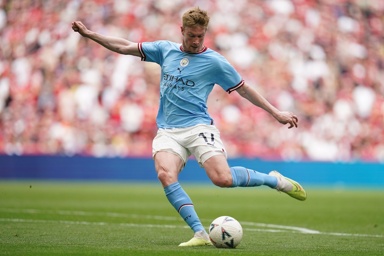 Kevin De Bruyne là cầu thủ có tầm nhìn chiến thuật tuyệt vời.