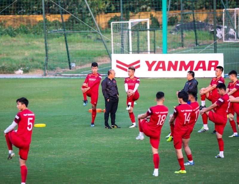 6 bài khởi động cơ bản giúp bạn chơi bóng khỏe hơn, hạn chế chấn thương | Sport9 Việt Nam