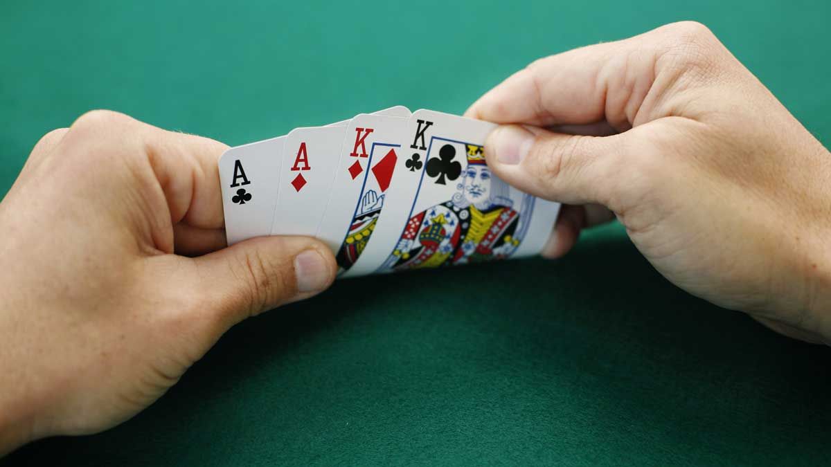 Tay bài mạnh trong Poker Omaha