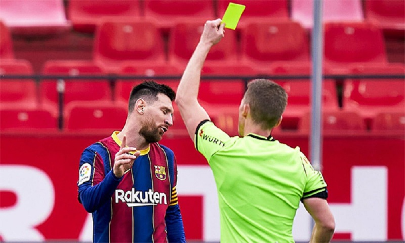 Thẻ vàng thẻ đỏ trong bóng đá là gì? Phạt bao nhiêu tiền?