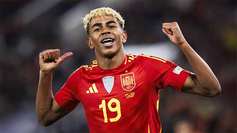 Lamine Yamal thi đấu cho tuyển Tây Ban Nha